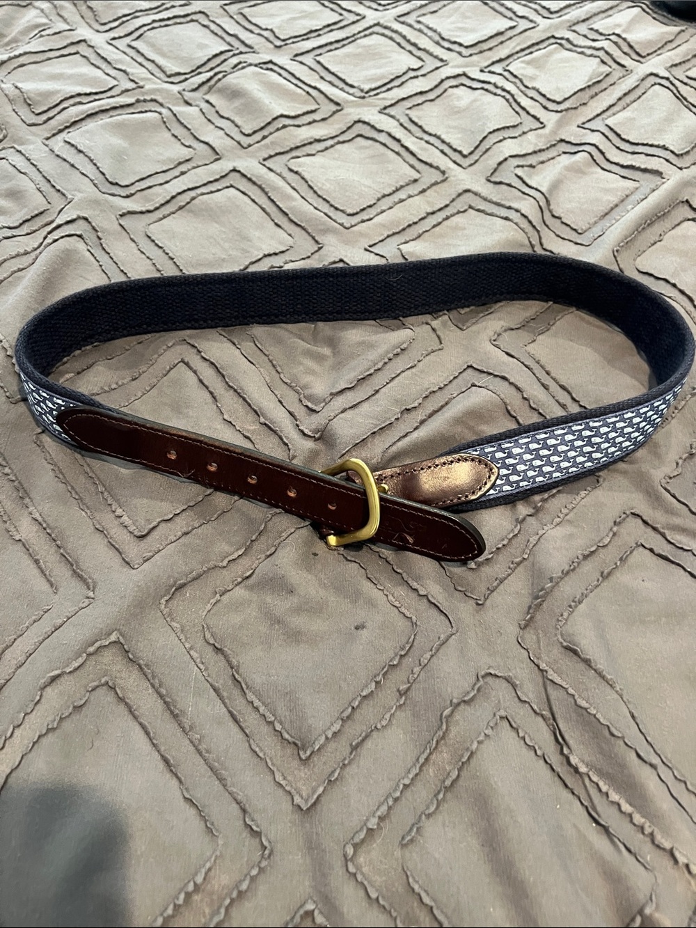 Vineyard Vines Navy Patterned Elastic Belt with Brown Leather Trim
